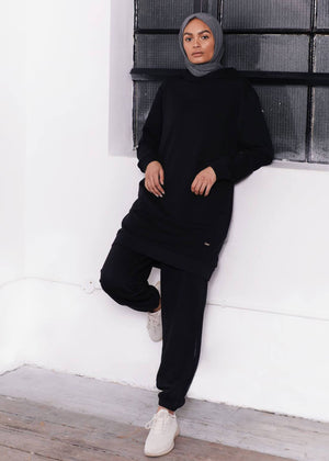 Modest Sweatshirt Black